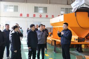 联合调研团深入乐动集团调研冬季公路养护装备